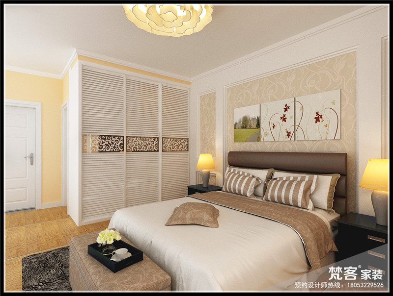 卧室布置较为温馨，作为主人的私密空间，主要以功能性和实用舒适为考虑的重点，空间用的淡黄色色的壁纸，温馨柔软的床，简单柔软的木地板达到了温馨舒适的效果，			
