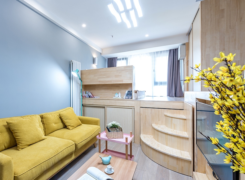 此榻榻米设计相比之前榻榻米实用性更高，因为房高偏高，便把榻榻米以及楼梯相结合，榻榻米高度提高，增加储物功能，以及把娱乐区和休息区作为分割。从而加强没关系和设计感。			
