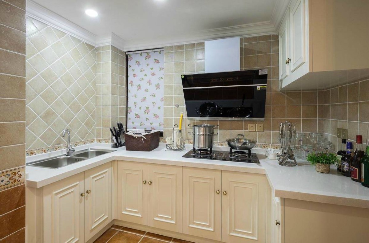 厨房的空间整体搭配比较高端，营造一种美式的厚重感从而又体现的干净整洁。			
