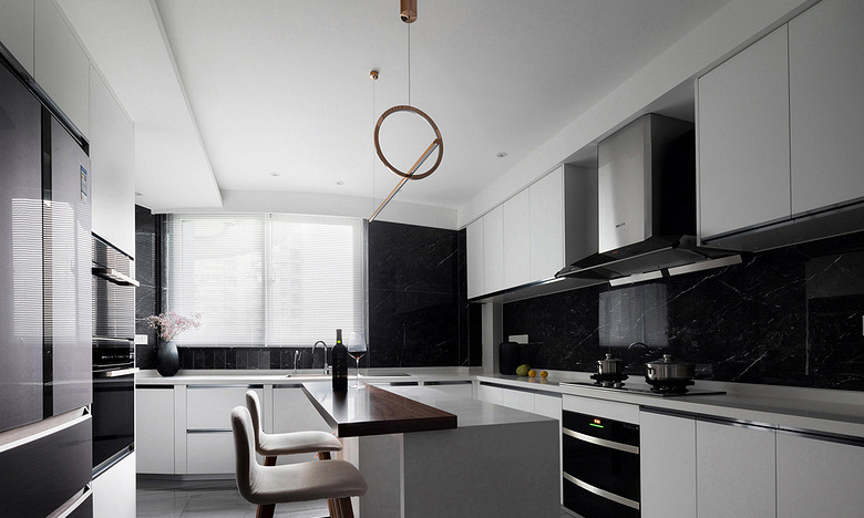 烟台装饰公司：黑白灰，刚性十足的家居设计你HOID住吗？