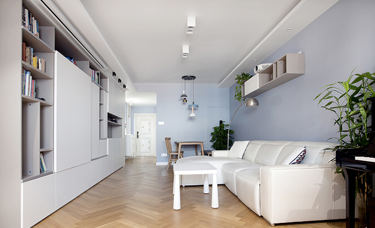 实用主义：他家放弃电视墙 把书房搬进客厅