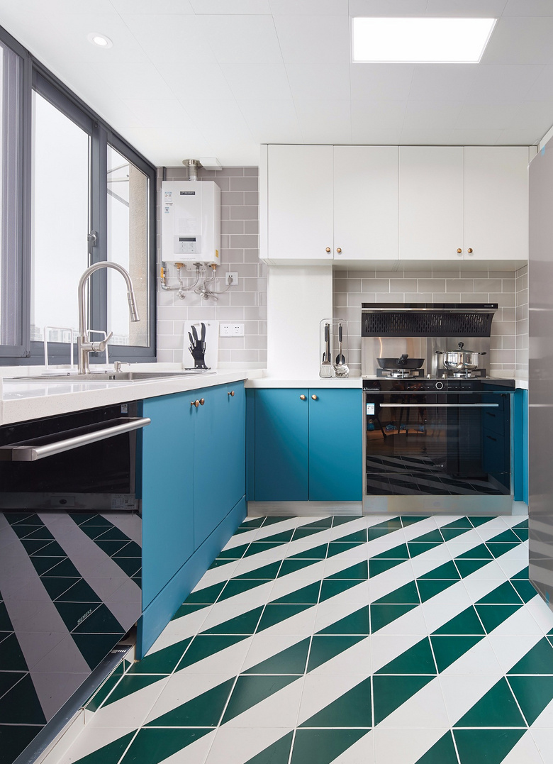 现代简约：可以色彩斑斓，亦可以庄重文雅。