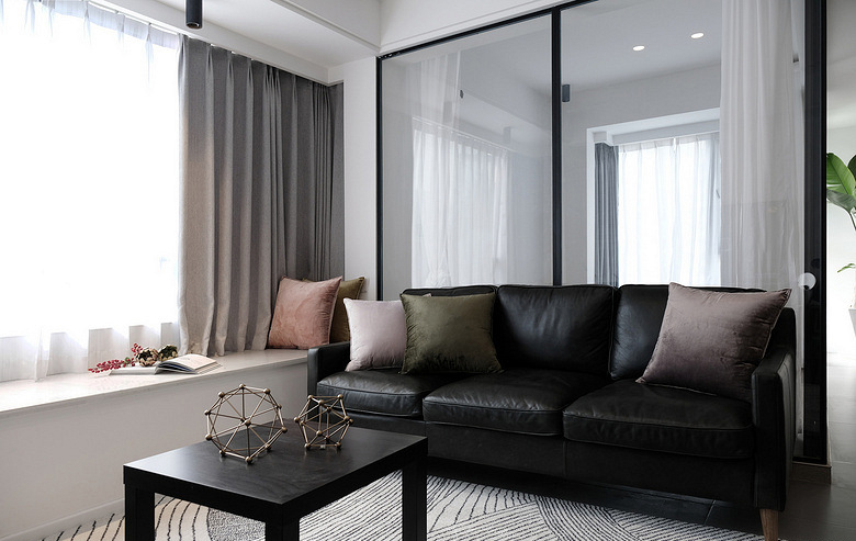 现代简约:黑白灰打造的温馨世界!