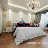 给人的感觉端庄典雅、高贵华丽，具有浓厚的文化气息。在家具选配上，一般采用宽大精美的家具，配以精致的雕刻，整体营造出一种华丽、高贵、温馨的感觉。