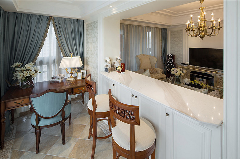 烟台装饰设计案例分享：流离在法式格调的浪漫，纯粹而美丽
