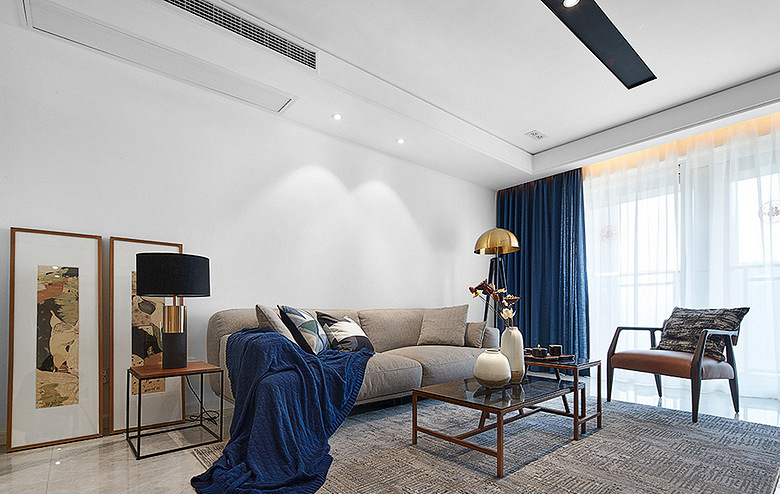 明净的简约风格，在现代格局中捕捉到一种素雅之美。